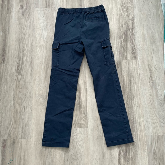 Old navy cargo pants - Picture 2 of 6